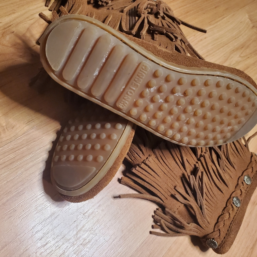 MINNETONKA KIDS BOOTS - Picture 5 of 8